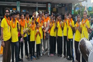 मुंबई में आयोजित नेशनल प्रतियोगिता में परचम लहरा कर रांची लौटे खिलाड़ी, खिलाड़ियों का हुआ भव्य स्वागत