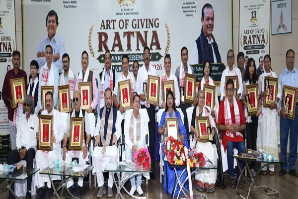 आर्ट ऑफ गिविंग रत्न सम्मान समारोह का आयोजन, 19 विभूतियों और जिला इकाई को मिला सम्मान