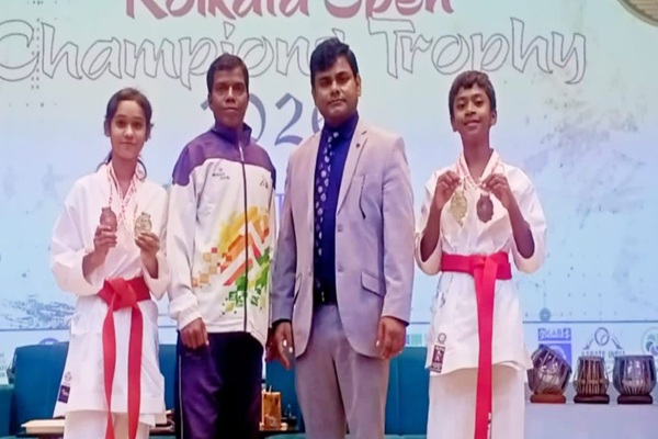 कोलकाता में आयोजित ओपन कराटे चैंपियनशिप में प्रणीत और अंजली ने जीता स्वर्ण पदक