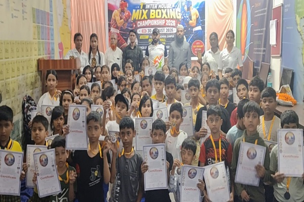 रांची के द डिवाइन स्कूल में इंटर हाउस मिक्स बॉक्सिंग चैंपियनशिप संपन्न, सैकड़ों बच्चों ने किया अपनी प्रतिभा का प्रदर्शन