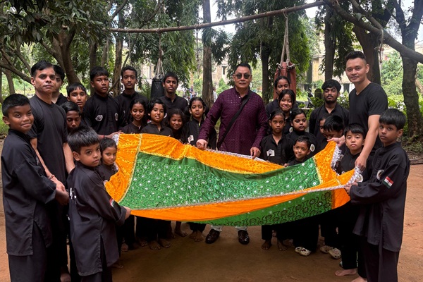 रांची में पेंचक सिलाट एसोसिएशन ने की चादरपोशी, अमन-चैन की मांगी दुआ