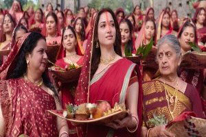 पहली बार हिंदी सिनेमा में बड़े पर्दे पर दिखी छठ की आस्था, गाने ‘छठी मैया’ में नजर आईं तमन्ना भाटिया ने जीता दिल
