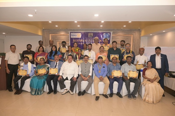 रांची में शिक्षक दिवस पर सम्मानित हुए 20 शिक्षाविद, दिवंगत मंत्री सुदिव्य सोनू को दी गयी श्रद्धांजलि